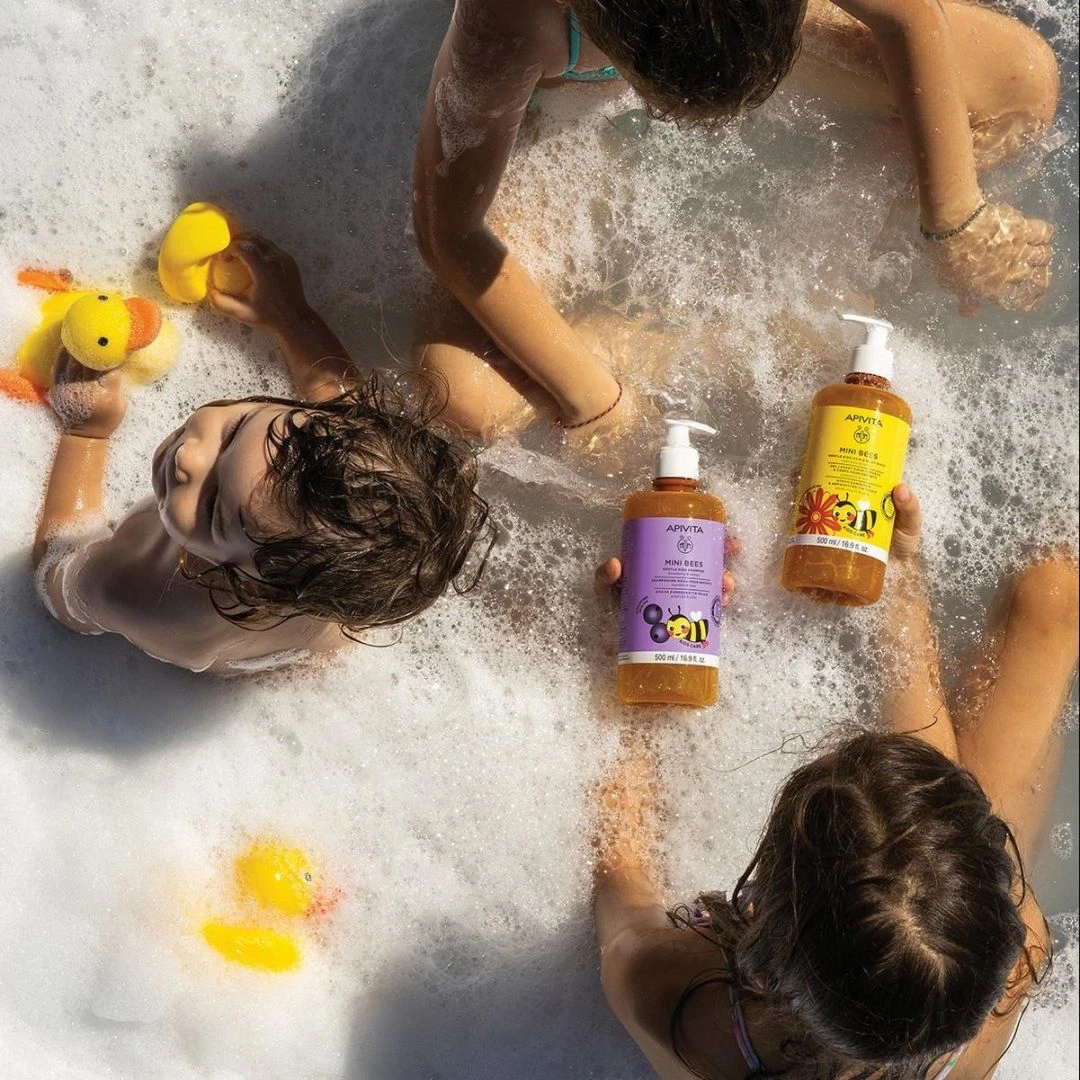 APIVITA MINI BEES Nežni Šampon za Decu sa Medom 500 mL